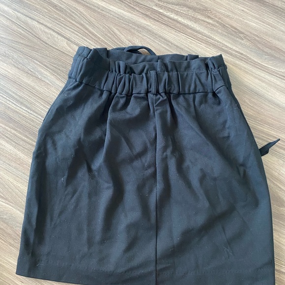 Never worn black dynamite skirt - Picture 2 of 2